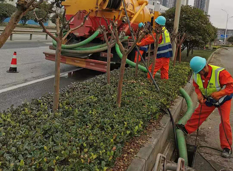 荣邦乡市政管道清淤