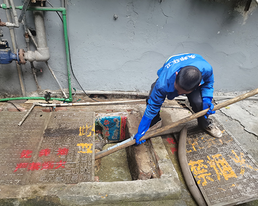 荣邦乡清掏化粪池